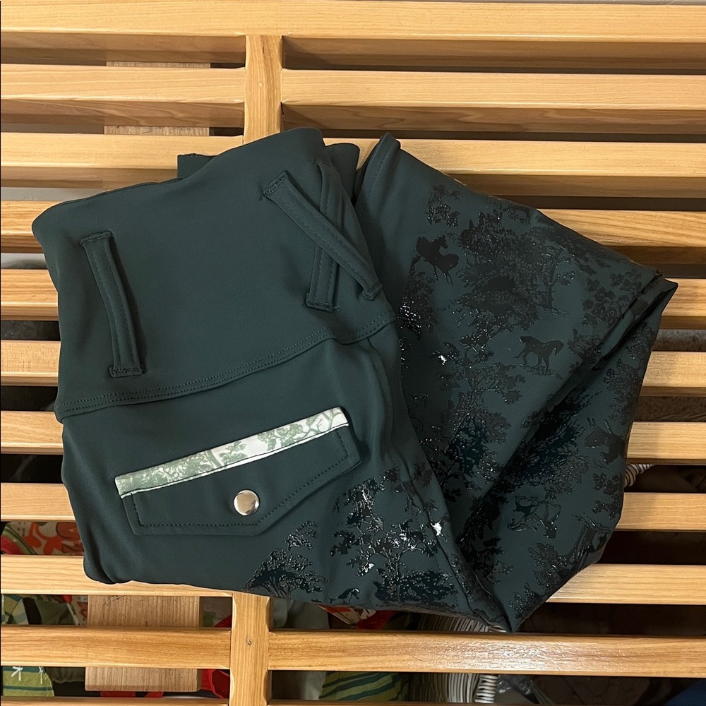 Women’s Dark Green Printed Performance Leggings